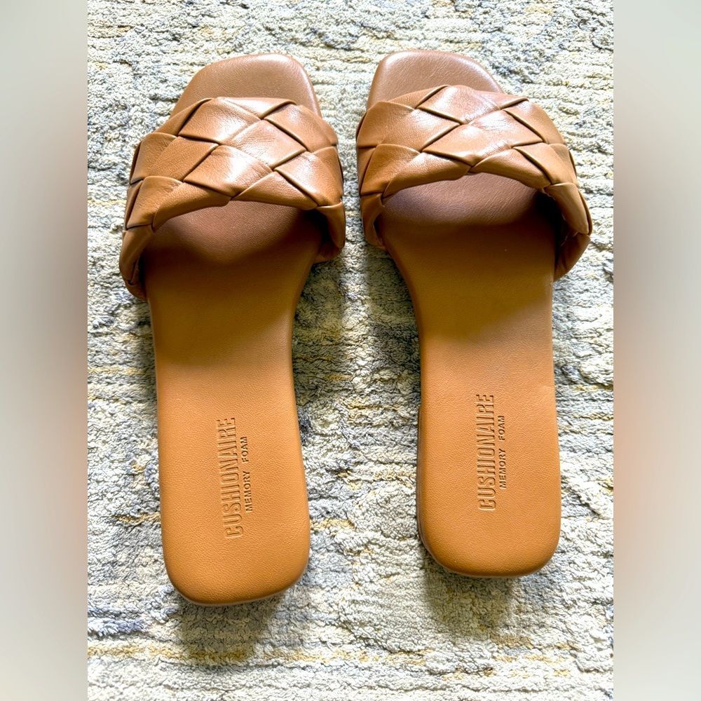 Women's Tan Slide Sandal 9.5 like new